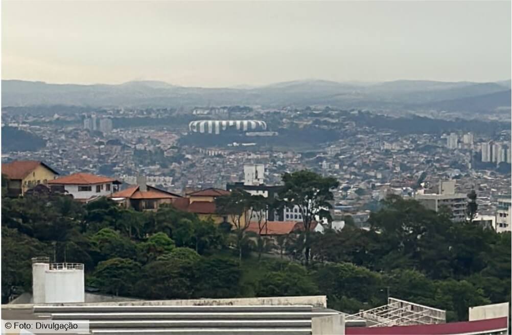 Terra Alvinegra à vista.  E atleticanos, também