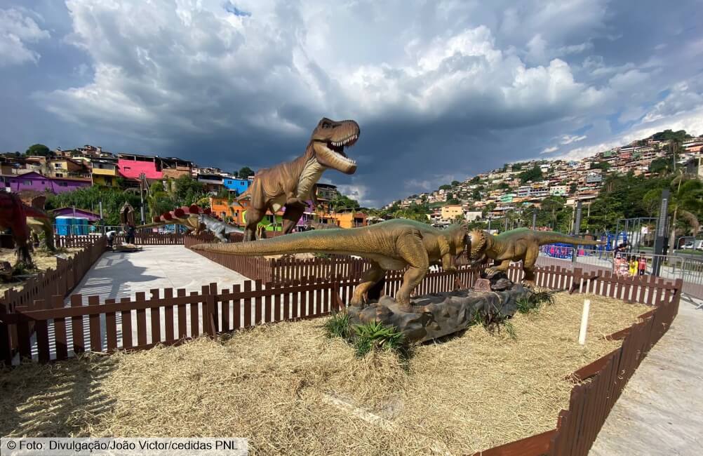Exposição Mundo Jurássico encanta a criançada em Nova Lima