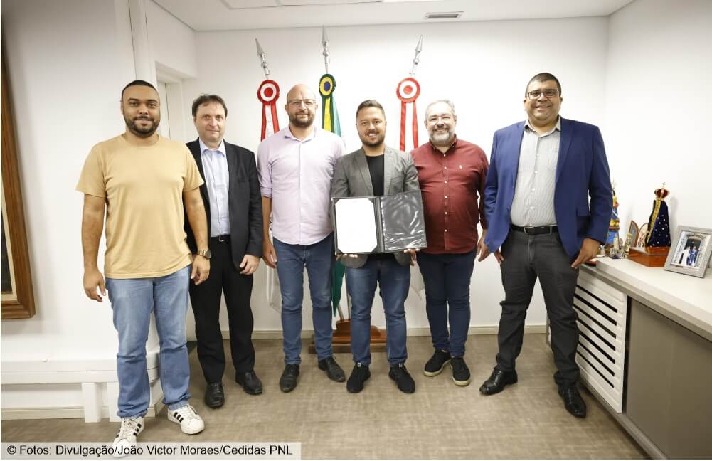 Instituto das Cidades Inteligentes e Prefeitura assinam convênio para modernizar atendimento ao cidadão