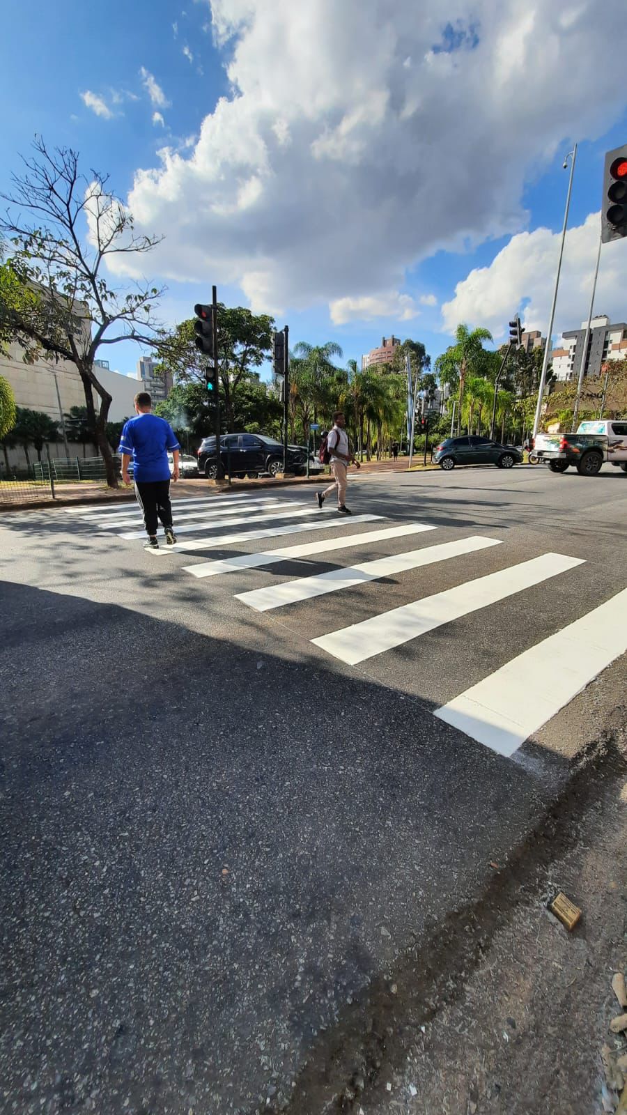 Ruas do Belvedere recebem pintura e sinalização de faixas de depestre