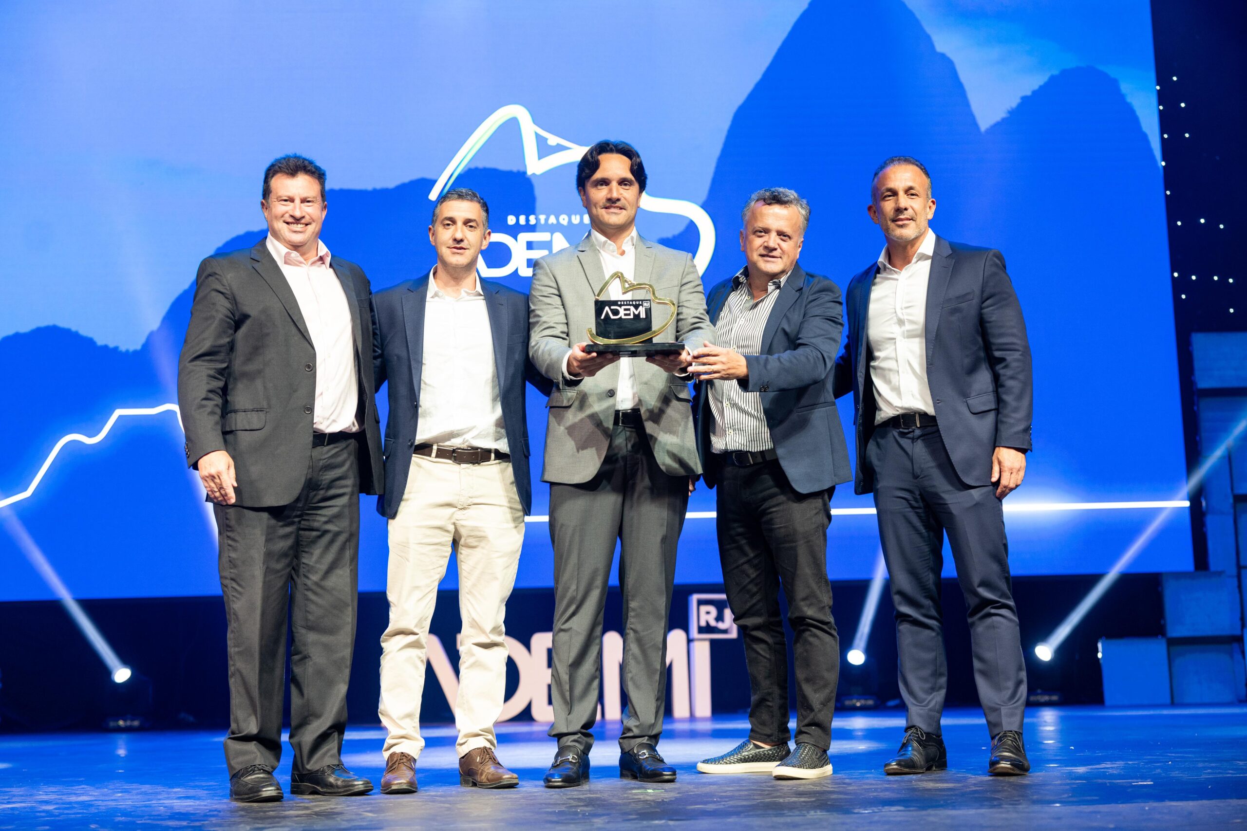 Grupo Patrimar recebe Prêmio Destaque Ademi RJ 2024 com empreendimento Novolar em Campo Grande.