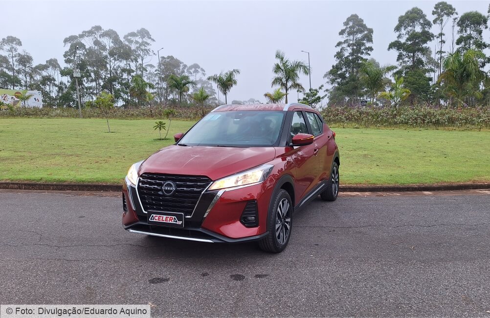 Nissan Kicks Play segura a onda esperando o irmão mais novo