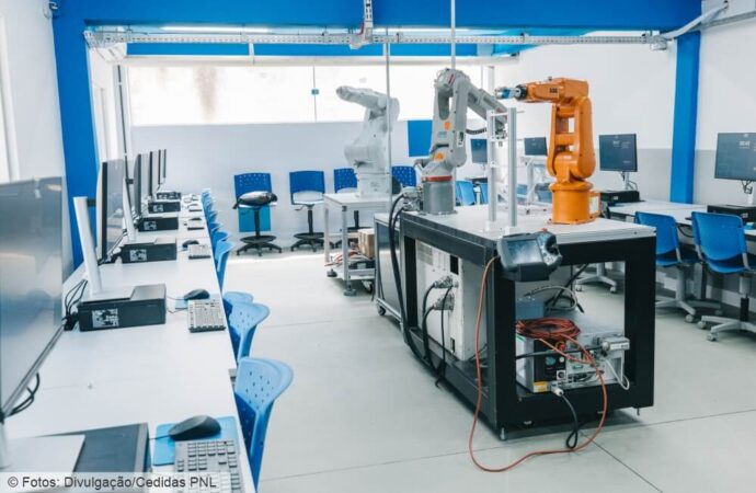 Projeto Escola de Robótica ganha prêmio no Encontro Nacional de Cidades Tecnológicas