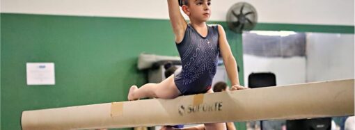 Gabriela Decat continua brilhando e conquistando medalhas na ginástica artística