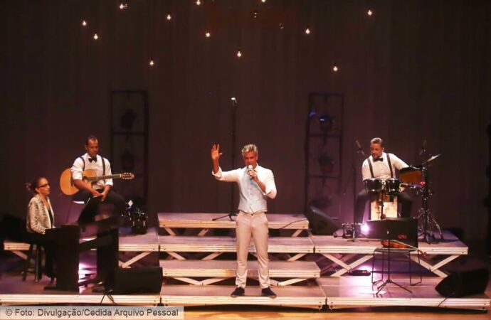 “Tangos e Boleros – grandes clássicos e suas histórias” comemora 3 anos em cartaz