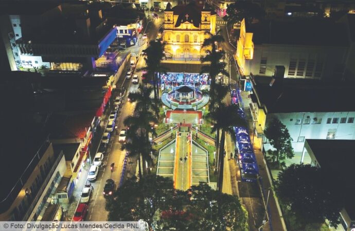 Clima de Natal toma conta da região