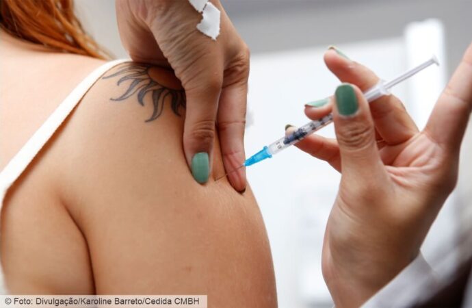 Pessoas com autismo agora têm direito a vacinação domiciliar em BH