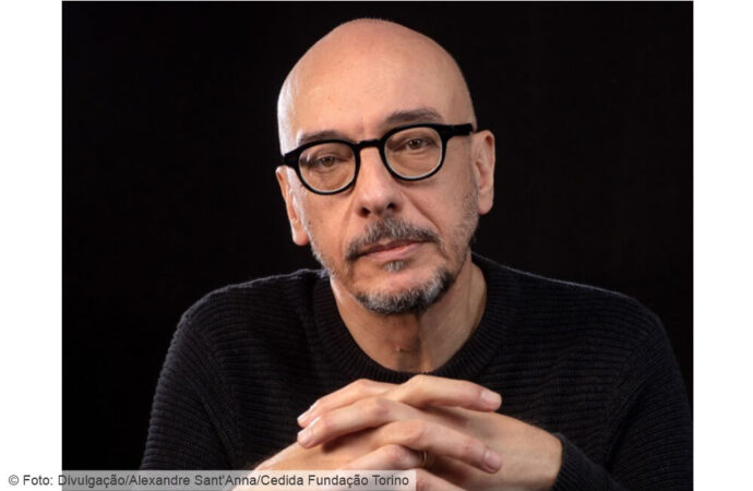 Desafios da escrita em tempos de inteligência artificial será tema do Divinas Conversas