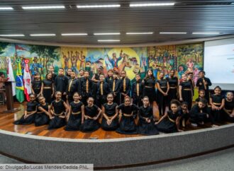 Município assina Pacto Interinstitucional pela Educação integrando grupo estratégico