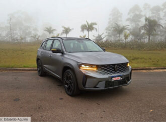 Luxo, silêncio e desempenho do Renault Koleos Hybrid
