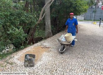 AABB está recompondo o piso de pedras portuguesas no entorno da Lagoa Seca
